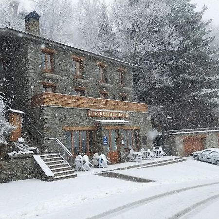 Hostal Les Roquetes كيرالبس المظهر الخارجي الصورة