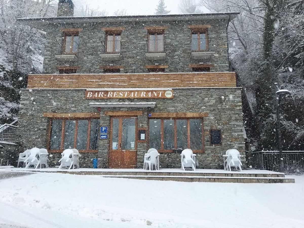 Hostal Les Roquetes كيرالبس المظهر الخارجي الصورة