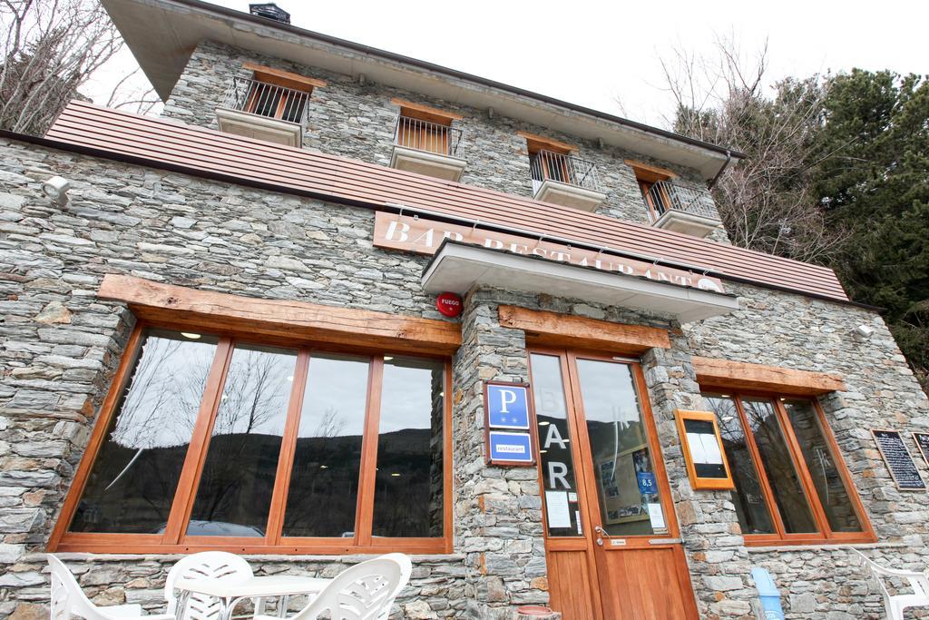Hostal Les Roquetes كيرالبس المظهر الخارجي الصورة