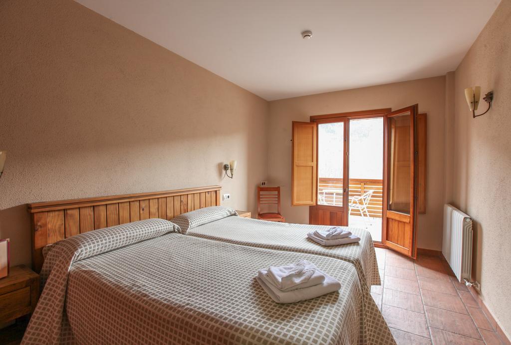 Hostal Les Roquetes كيرالبس المظهر الخارجي الصورة