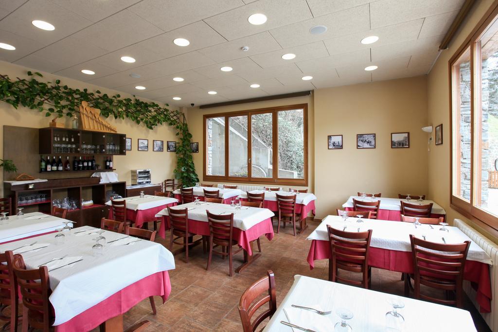 Hostal Les Roquetes كيرالبس المظهر الخارجي الصورة