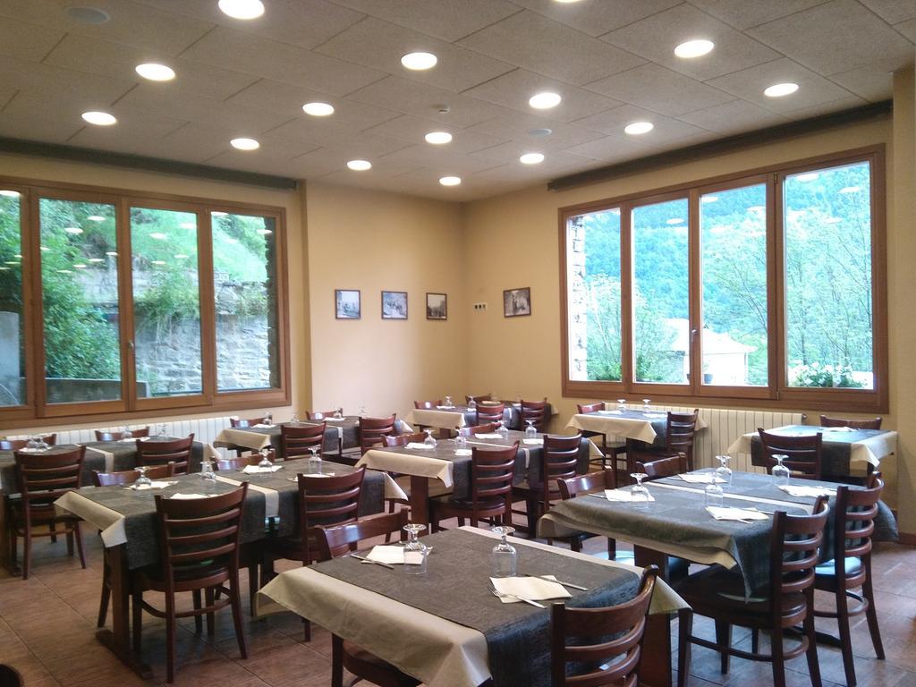 Hostal Les Roquetes كيرالبس المظهر الخارجي الصورة